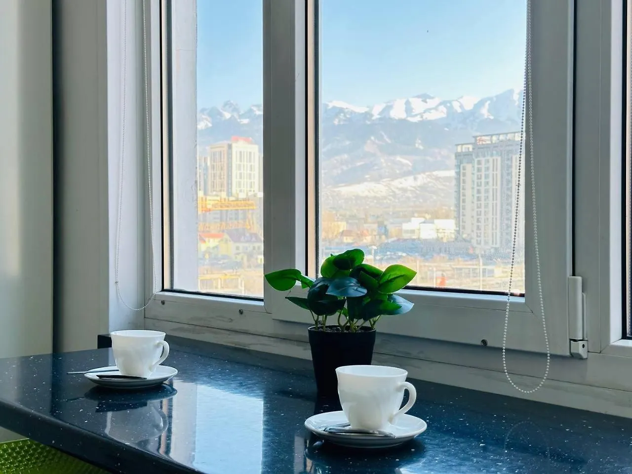 Вавилон С Очень Красивым Видом На Мегу И На Горы Almaty