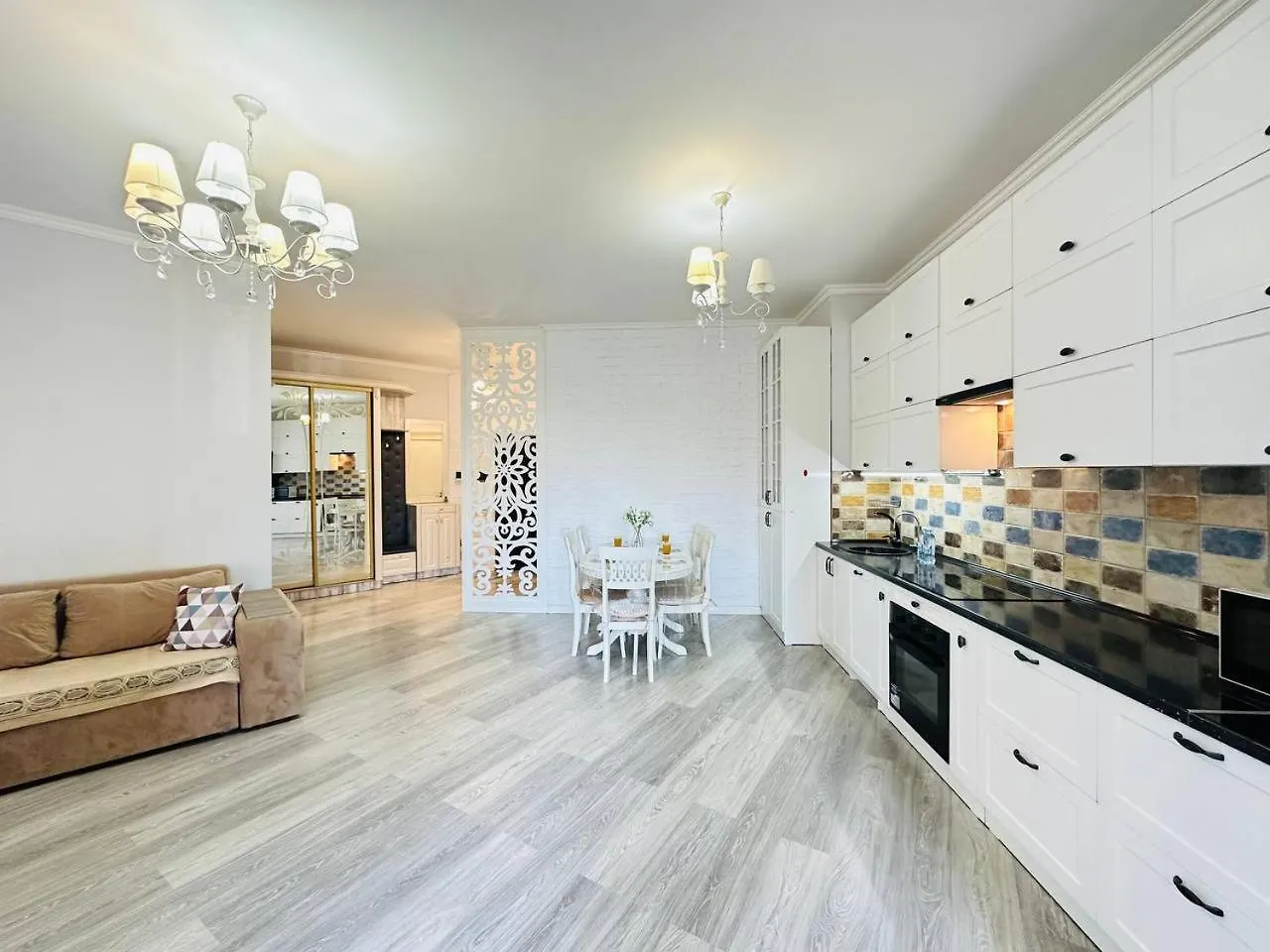Apartment Вавилон С Очень Красивым Видом На Мегу И На Горы Almaty